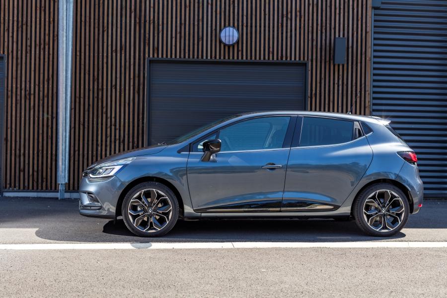  Renault Clio 2016 года  (фото 36 из 80)